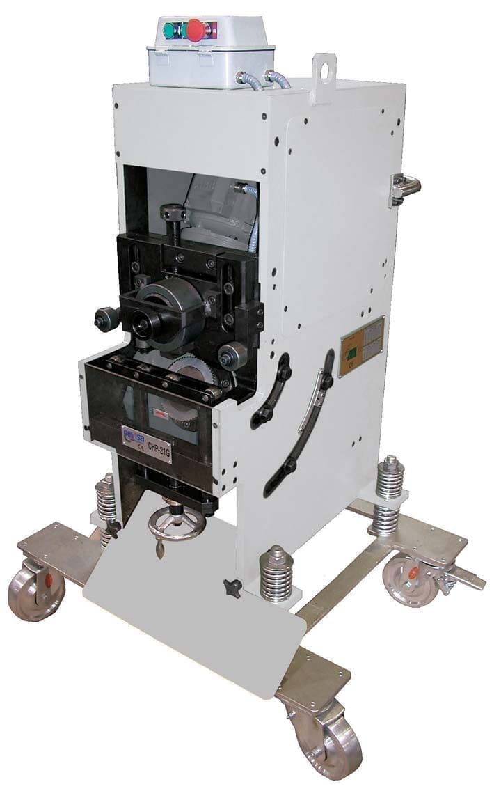 Plaatkantenfreesmachine CHP-21G-INV voor de onderkant van een plaat te bewerken.